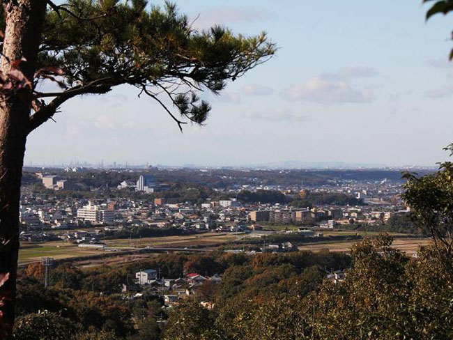 三木城の鬼門の平井に本陣を設けました。 秀吉本陣跡からの風景